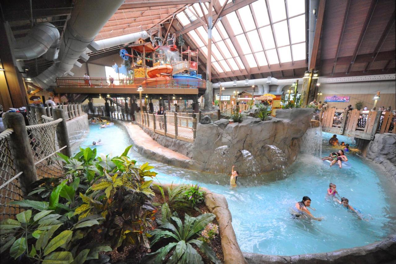 Six Flags Great Escape Lodge & Indoor Waterpark Куинсбери Экстерьер фото