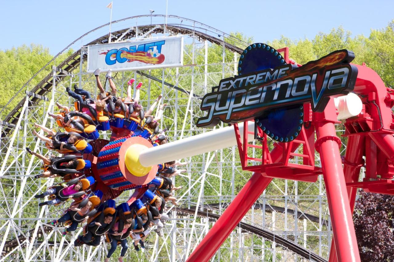 Six Flags Great Escape Lodge & Indoor Waterpark Куинсбери Экстерьер фото