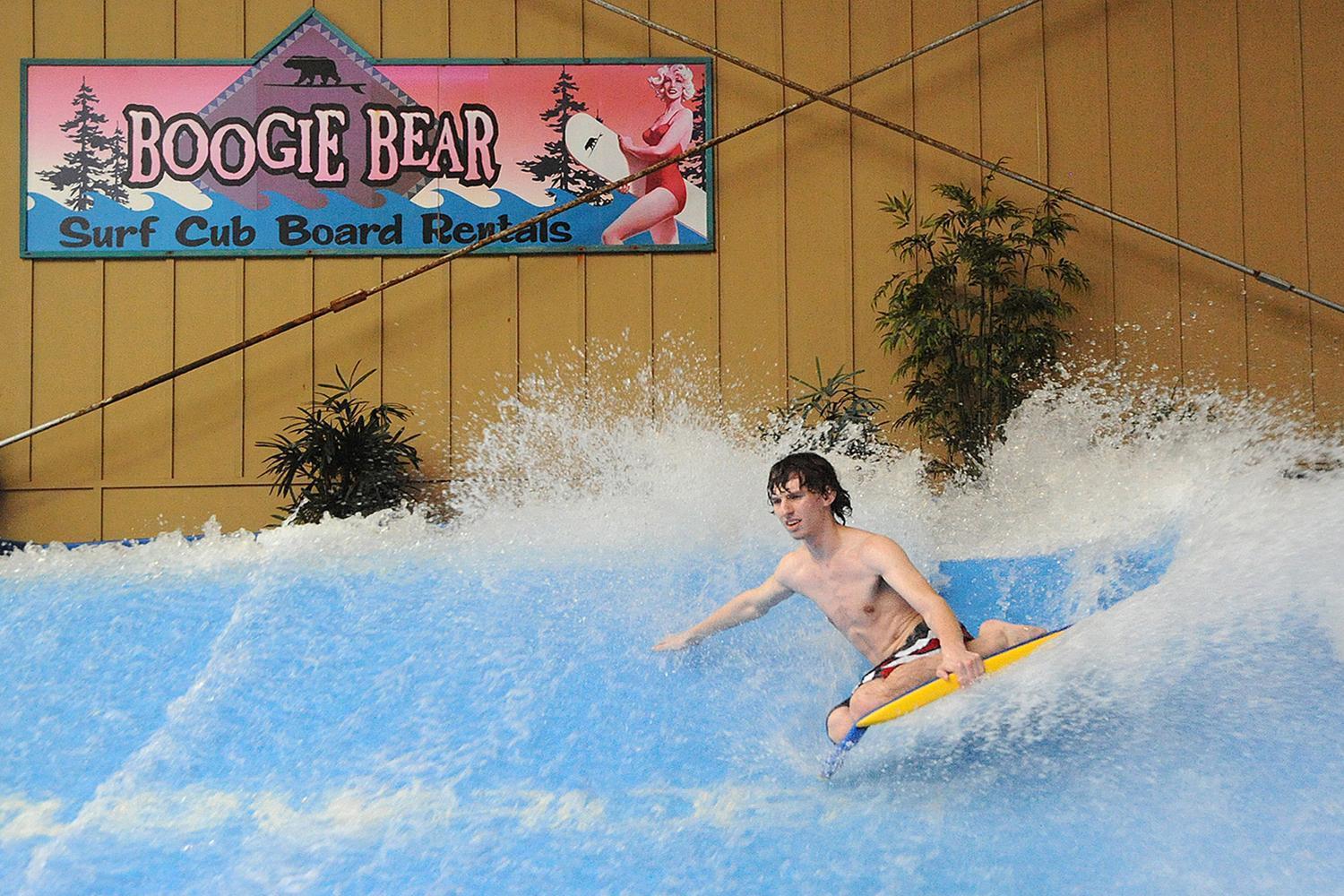 Six Flags Great Escape Lodge & Indoor Waterpark Куинсбери Экстерьер фото