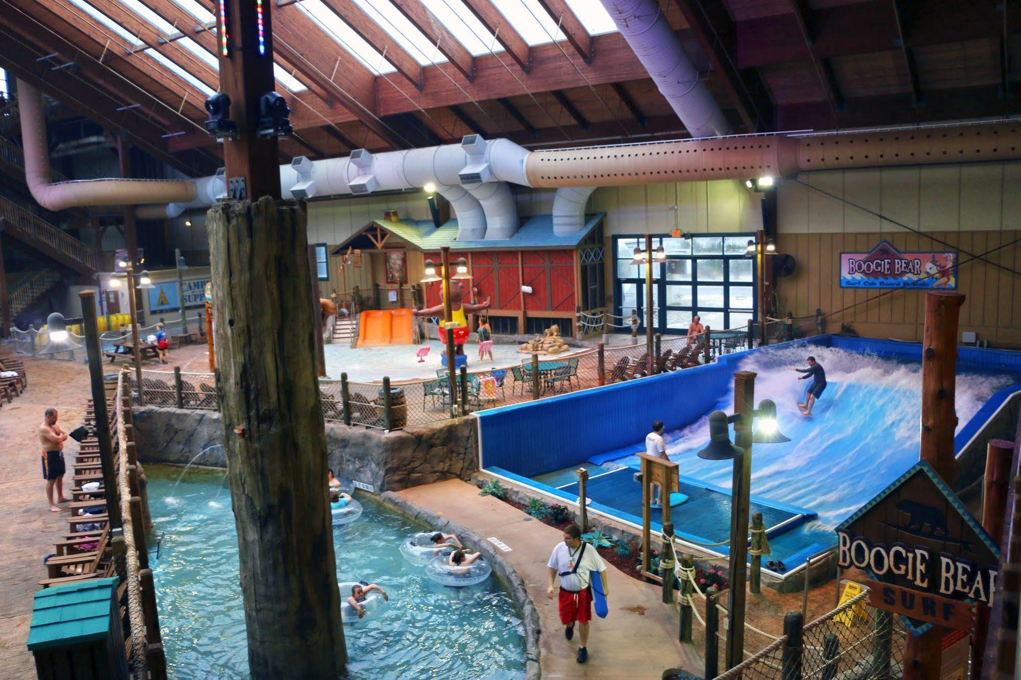 Six Flags Great Escape Lodge & Indoor Waterpark Куинсбери Экстерьер фото